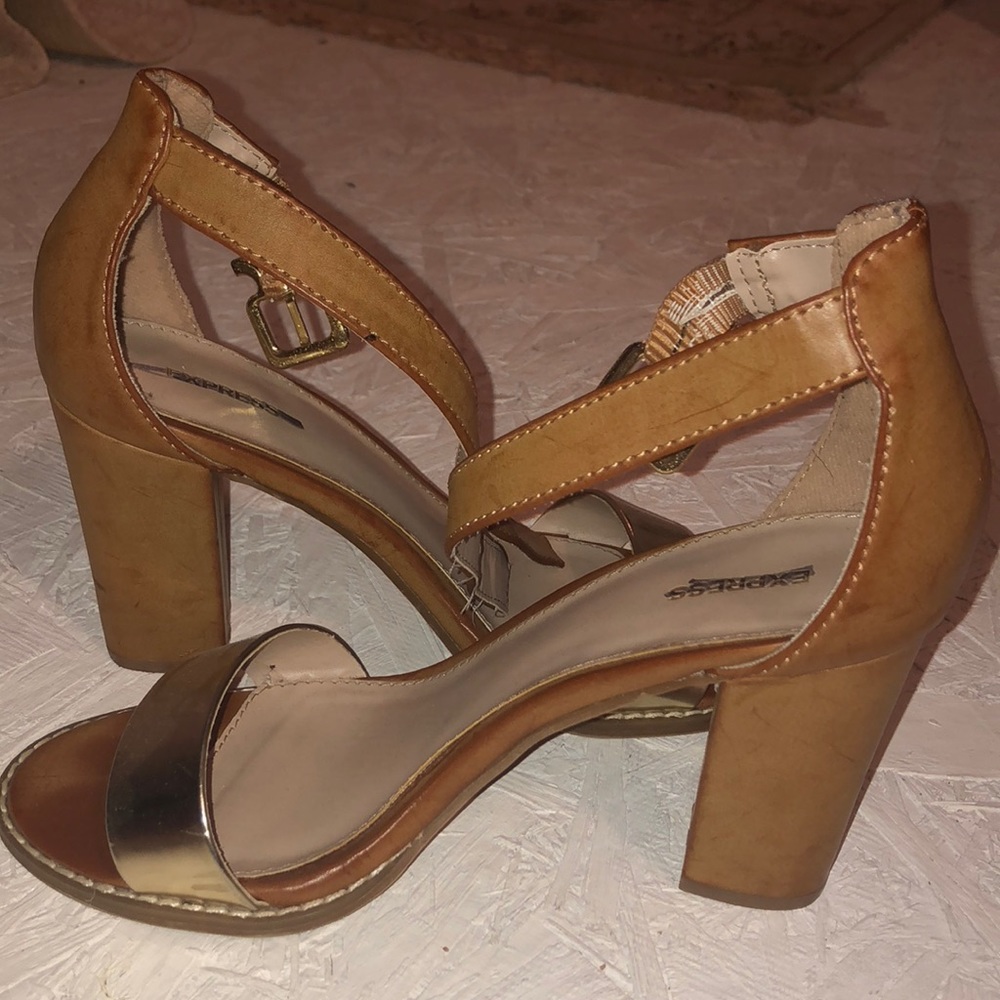 Block heel sandals